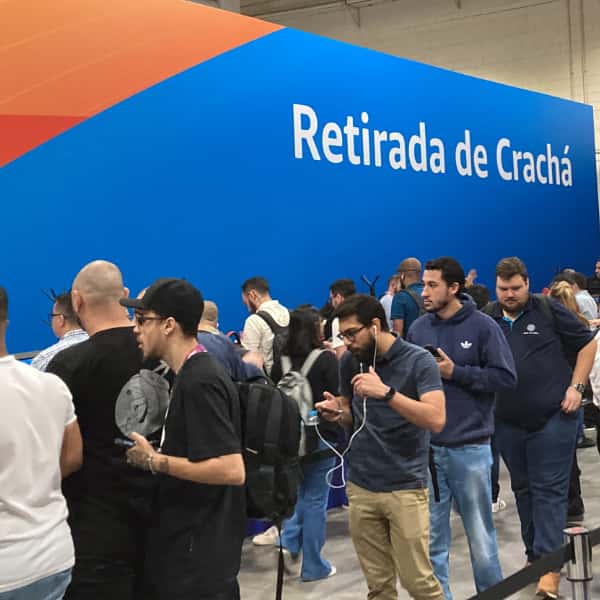 retirada cracha aws summit SP 2023